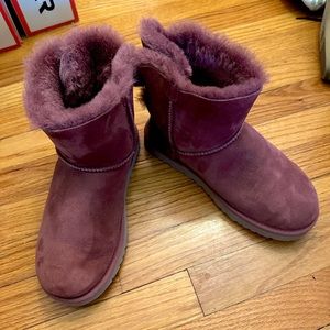 UGG Women’s Bailey Bow Burgandy Suede Size 7.